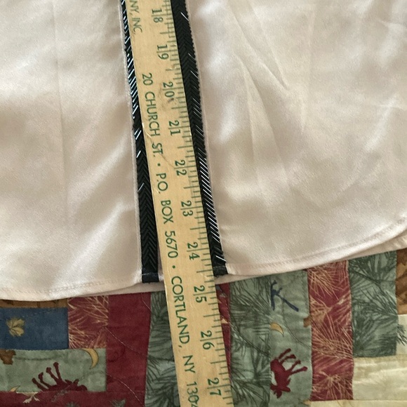 Seventh Avenue design studio, New York and company blouse - Picture 3 of 8